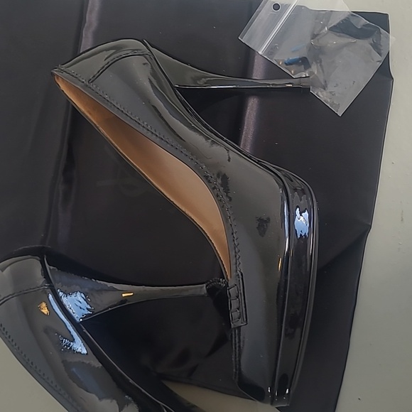 Authentic YSL - Picture 6 of 9